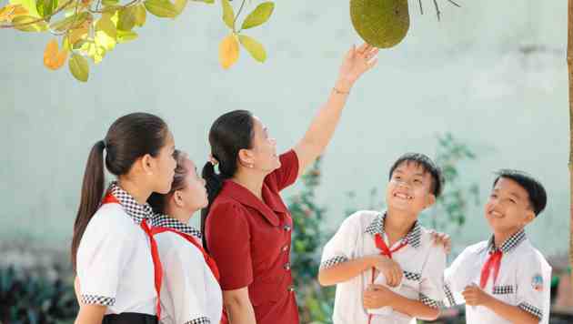 Join a Room to Read teacher for a lesson on climate change and gender